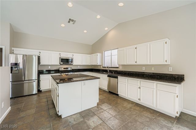 9513 Kelly Creek Avenue, Las Vegas, NV 89129