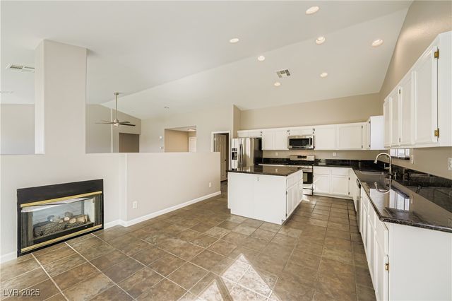 9513 Kelly Creek Avenue, Las Vegas, NV 89129