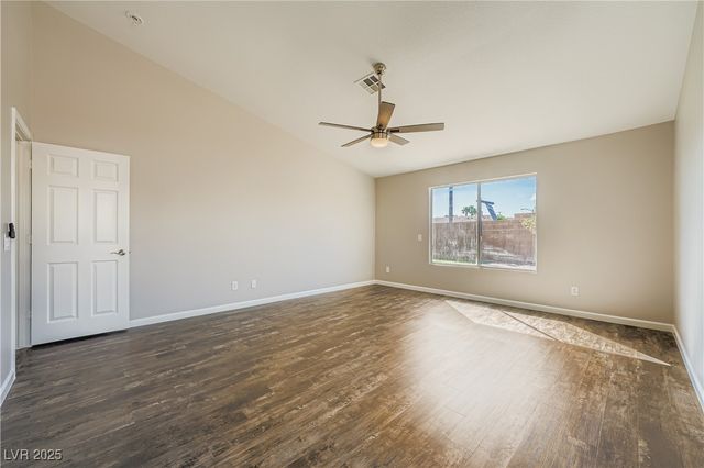 9513 Kelly Creek Avenue, Las Vegas, NV 89129