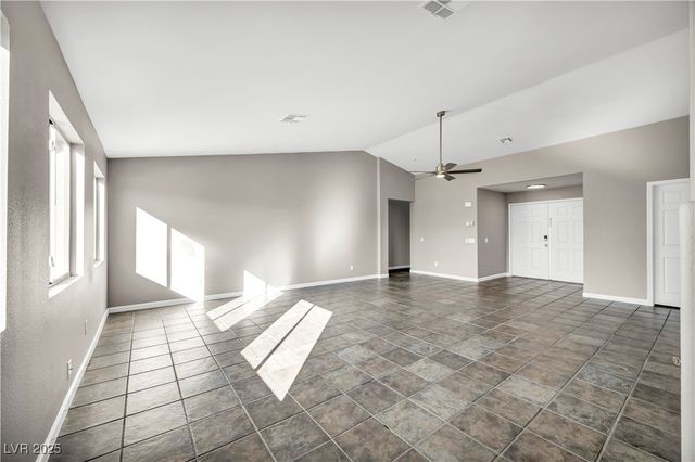 9513 Kelly Creek Avenue, Las Vegas, NV 89129