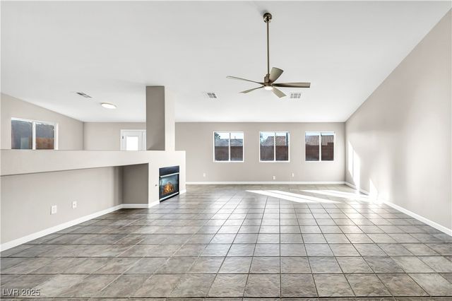 9513 Kelly Creek Avenue, Las Vegas, NV 89129