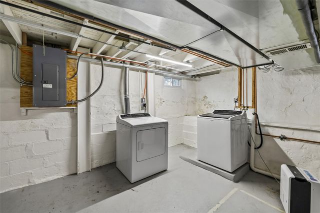 1544 Royer Street, Des Moines, IA 50316