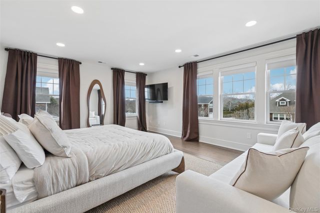 22 Summer Drive, Southampton, NY 11968