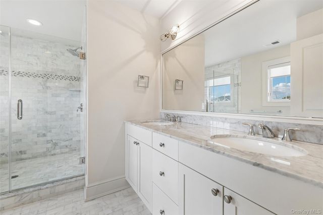 22 Summer Drive, Southampton, NY 11968
