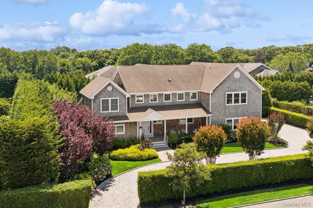 22 Summer Drive, Southampton, NY 11968
