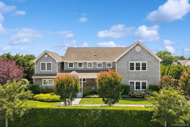 22 Summer Drive, Southampton, NY 11968