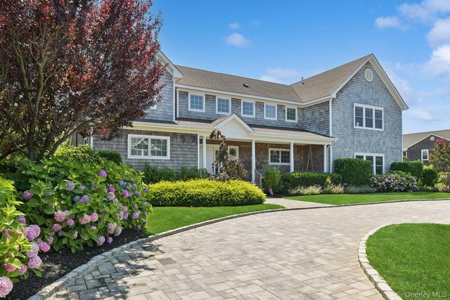 22 Summer Drive, Southampton, NY 11968