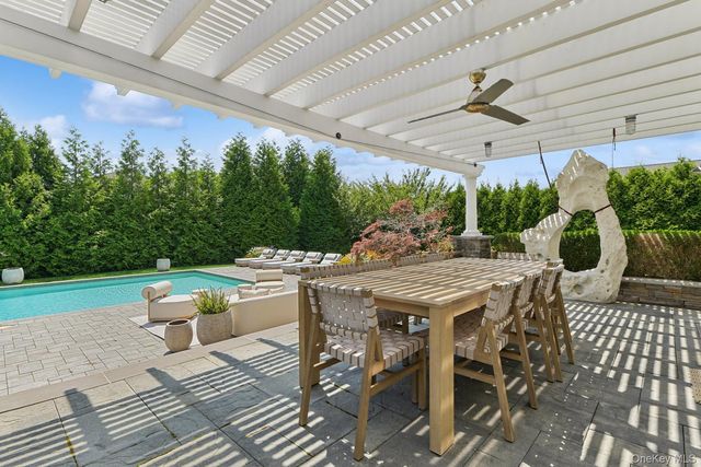 22 Summer Drive, Southampton, NY 11968