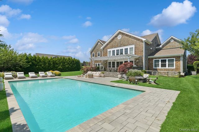 22 Summer Drive, Southampton, NY 11968