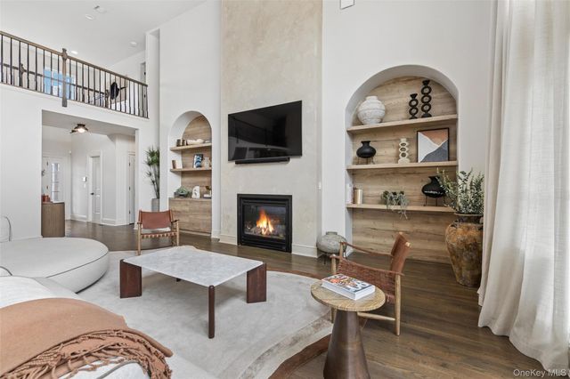 22 Summer Drive, Southampton, NY 11968