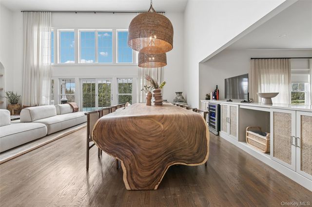 22 Summer Drive, Southampton, NY 11968