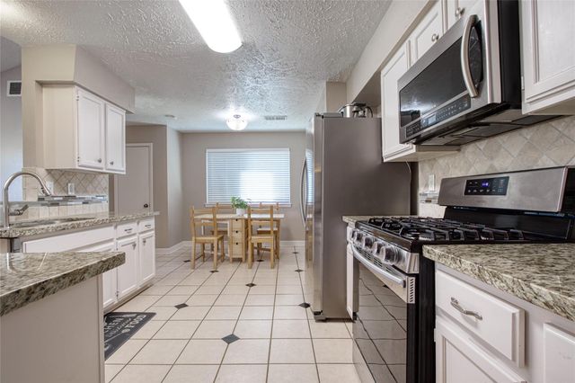 15818 Beechnut Street, Houston, TX 77083