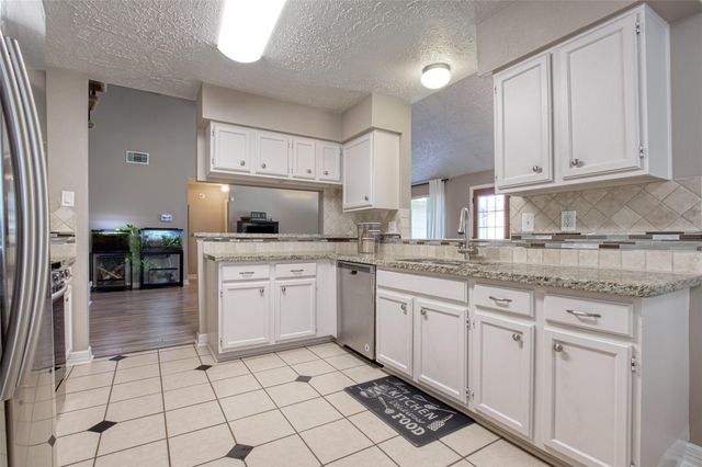 15818 Beechnut Street, Houston, TX 77083