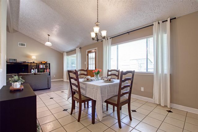 15818 Beechnut Street, Houston, TX 77083