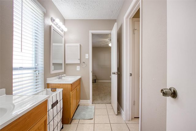 15818 Beechnut Street, Houston, TX 77083