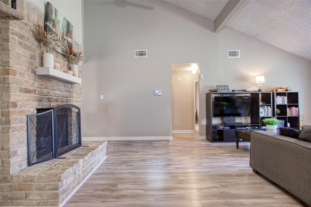 15818 Beechnut Street, Houston, TX 77083