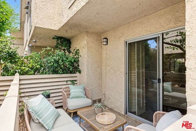2016 Euclid Street 13, Santa Monica, CA 90405