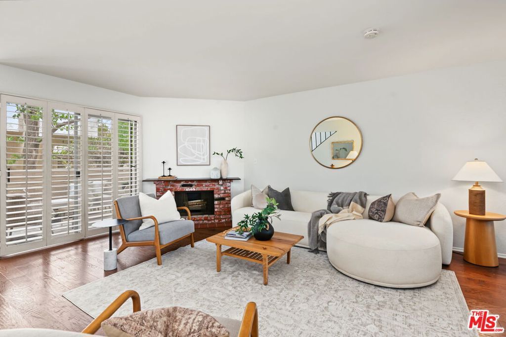 2016 Euclid Street 13, Santa Monica, CA 90405