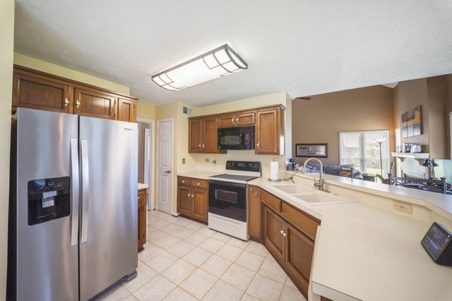 107 Agee Ct, Hendersonville, TN 37075