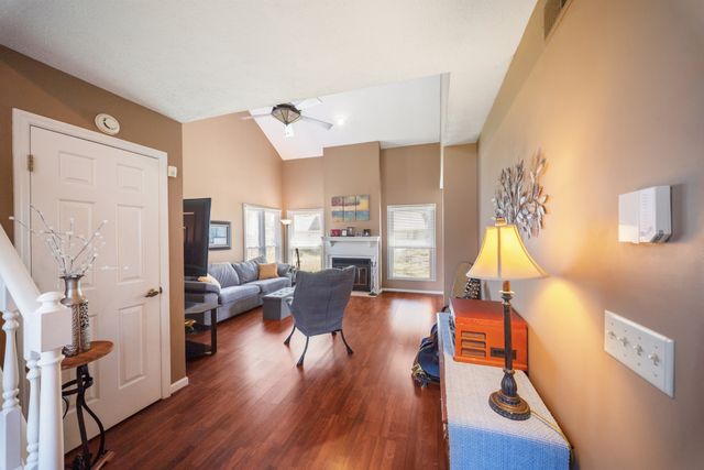 107 Agee Ct, Hendersonville, TN 37075