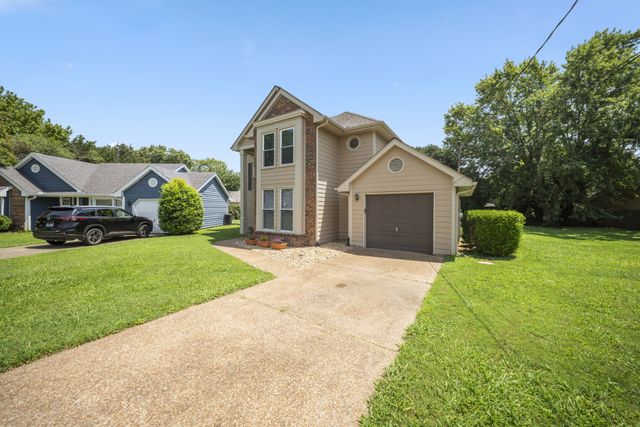 107 Agee Ct, Hendersonville, TN 37075