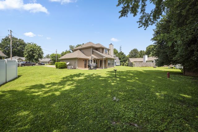 107 Agee Ct, Hendersonville, TN 37075