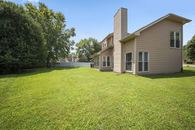 107 Agee Ct, Hendersonville, TN 37075