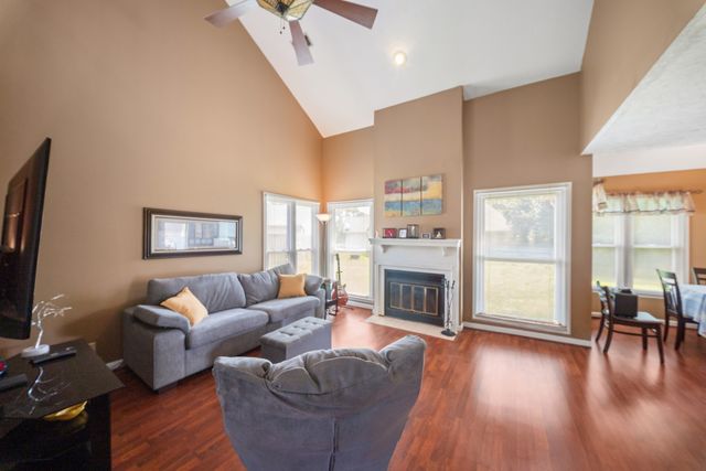 107 Agee Ct, Hendersonville, TN 37075