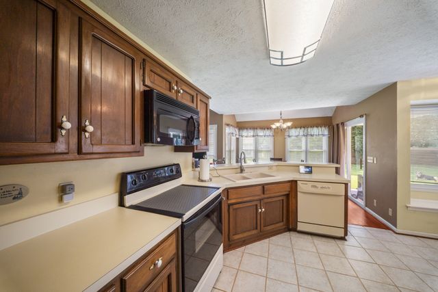 107 Agee Ct, Hendersonville, TN 37075