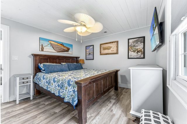 2204 Chestnut St., North Myrtle Beach, SC 29582