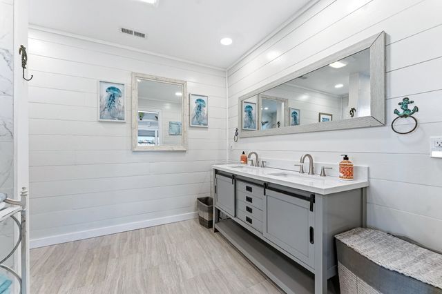 2204 Chestnut St., North Myrtle Beach, SC 29582