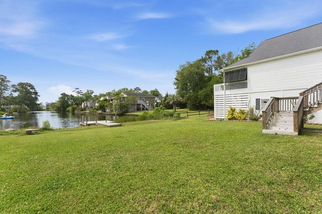 2204 Chestnut St., North Myrtle Beach, SC 29582