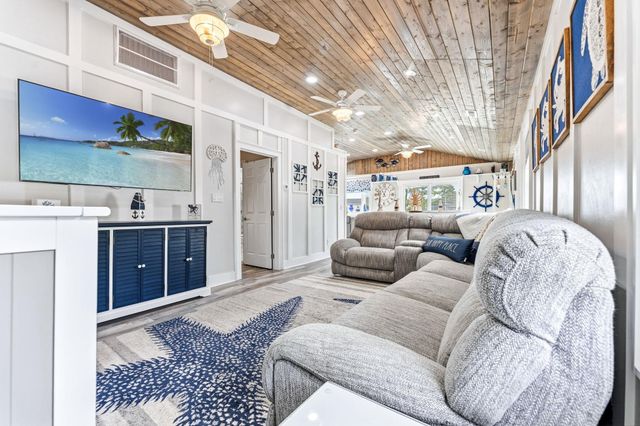 2204 Chestnut St., North Myrtle Beach, SC 29582