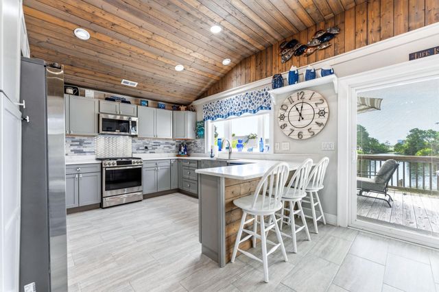 2204 Chestnut St., North Myrtle Beach, SC 29582