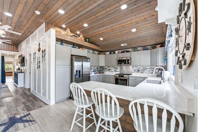 2204 Chestnut St., North Myrtle Beach, SC 29582