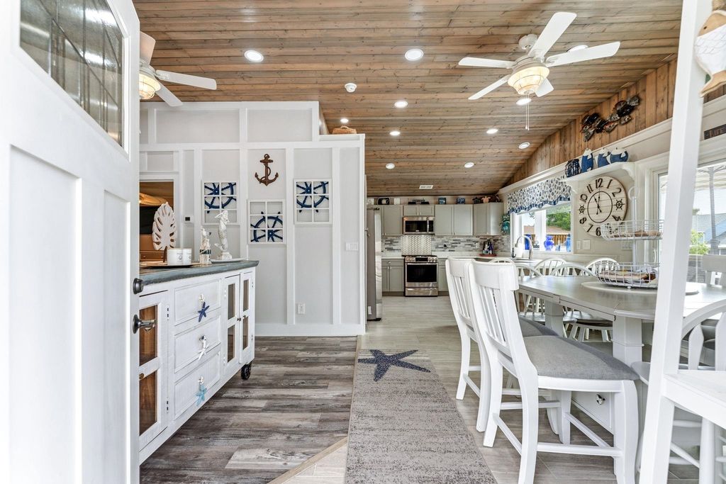 2204 Chestnut St., North Myrtle Beach, SC 29582 — photo 4