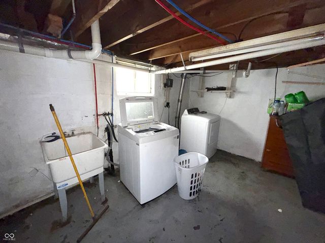 2300 W 8th Street, Anderson, IN 46016