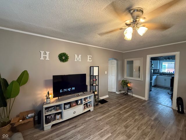 2300 W 8th Street, Anderson, IN 46016