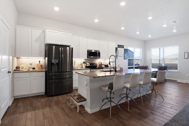 7 Hawk Ave, Odessa, TX 79765