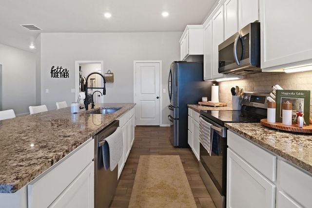 7 Hawk Ave, Odessa, TX 79765