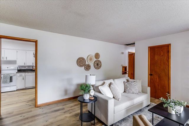 112 W Lincoln, Derby, KS 67037