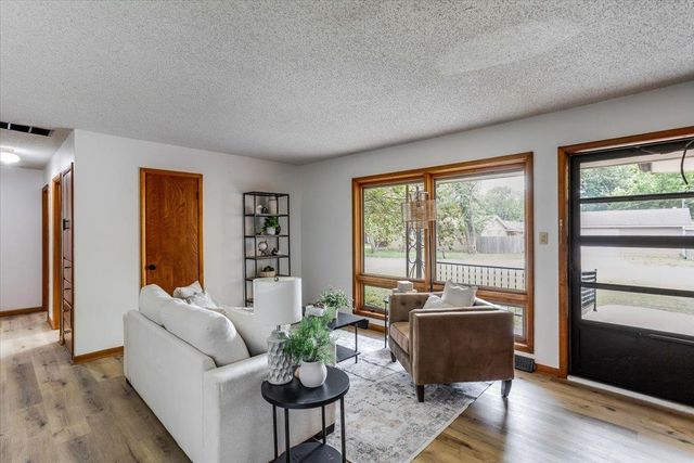 112 W Lincoln, Derby, KS 67037