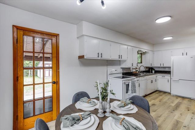 112 W Lincoln, Derby, KS 67037