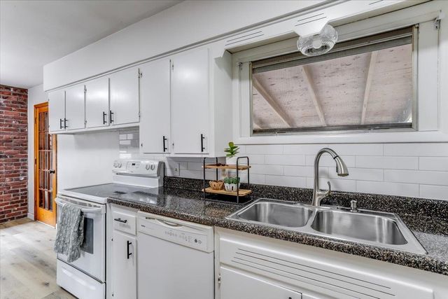 112 W Lincoln, Derby, KS 67037