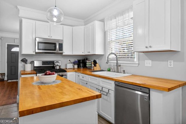 2493 Burtz Street NW, Atlanta, GA 30318