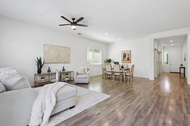 2140 Garnet Way, Hollister, CA 95023