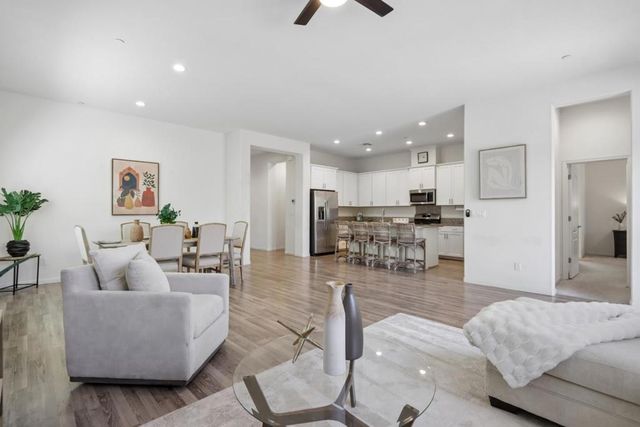 2140 Garnet Way, Hollister, CA 95023