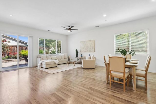 2140 Garnet Way, Hollister, CA 95023