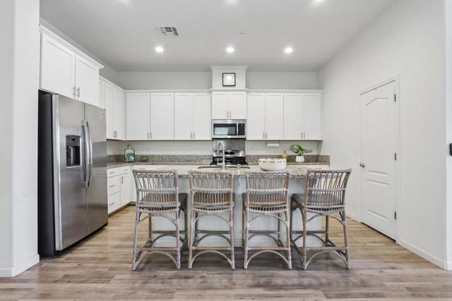2140 Garnet Way, Hollister, CA 95023