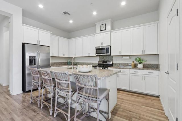 2140 Garnet Way, Hollister, CA 95023